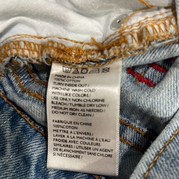 BDG Distressed Ripped Slim Boyfriend Jeans SZ 31 - Picture 7 of 7